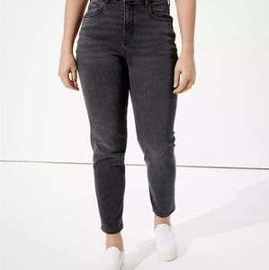 Black Curvy Mom Jean - AMERICAN EAGLE